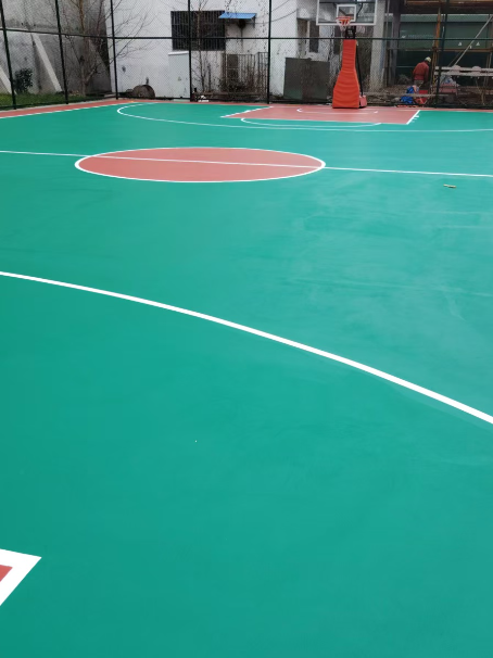 新疆 球场长期使用易出现地面开裂